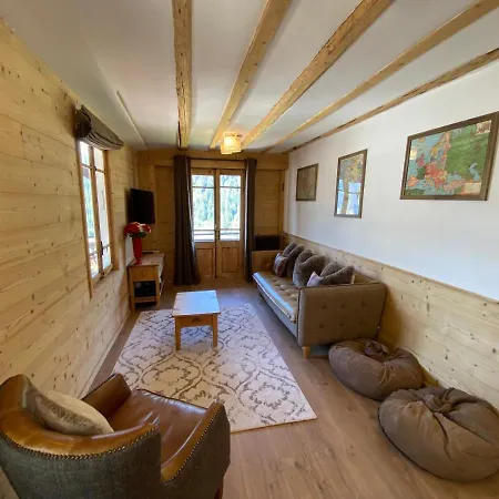 Alpstuga La Chaumiere - Luxury Traditional Chalet,