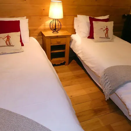 La Chaumiere - Luxury Traditional Chalet, Alpstuga