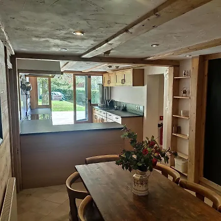 La Chaumiere - Luxury Traditional Chalet, Alpstuga