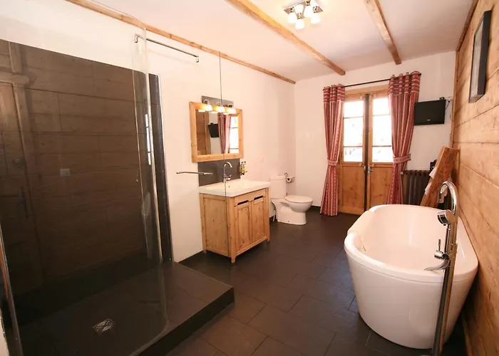 La Chaumiere - Luxury Traditional Chalet, Horská chata