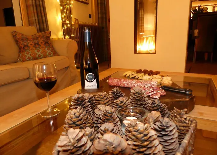 Horská chata La Chaumiere - Luxury Traditional Chalet, Châtel