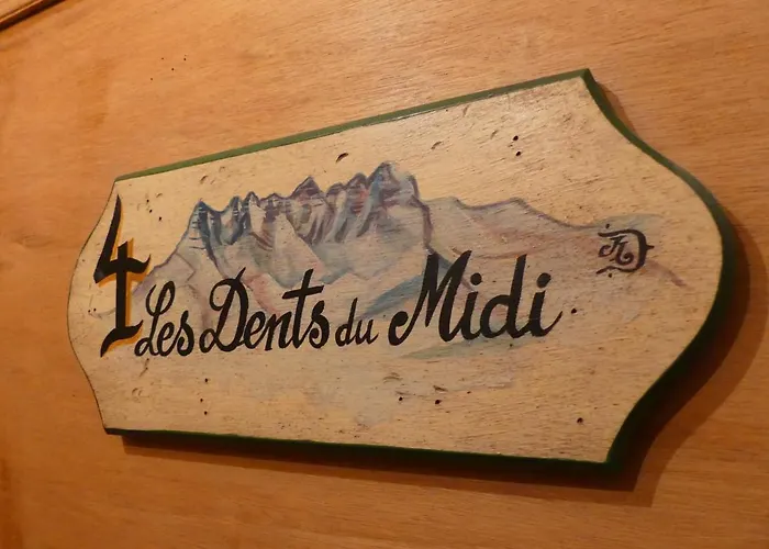 La Chaumiere - Luxury Traditional Chalet,