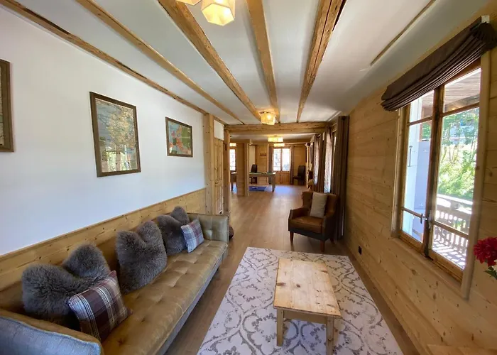 La Chaumiere - Luxury Traditional Chalet, Horská chata