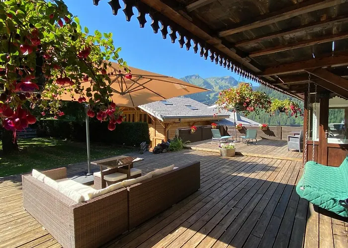Horská chata La Chaumiere - Luxury Traditional Chalet, Châtel