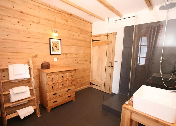 La Chaumiere - Luxury Traditional Chalet,