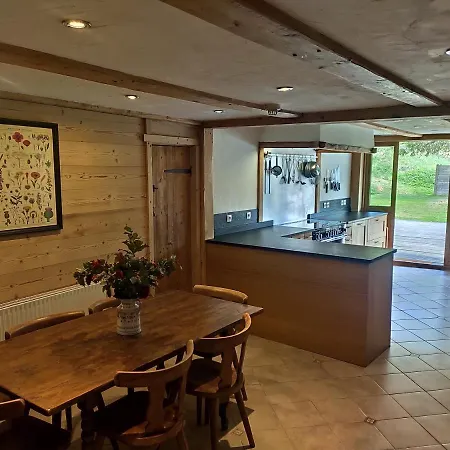 La Chaumiere - Luxury Traditional Chalet, *
