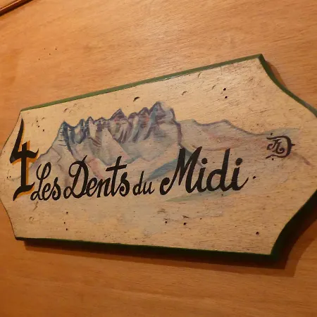 La Chaumiere - Luxury Traditional Chalet,