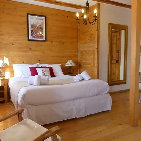La Chaumiere - Luxury Traditional Chalet, *