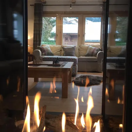 La Chaumiere - Luxury Traditional Chalet, *