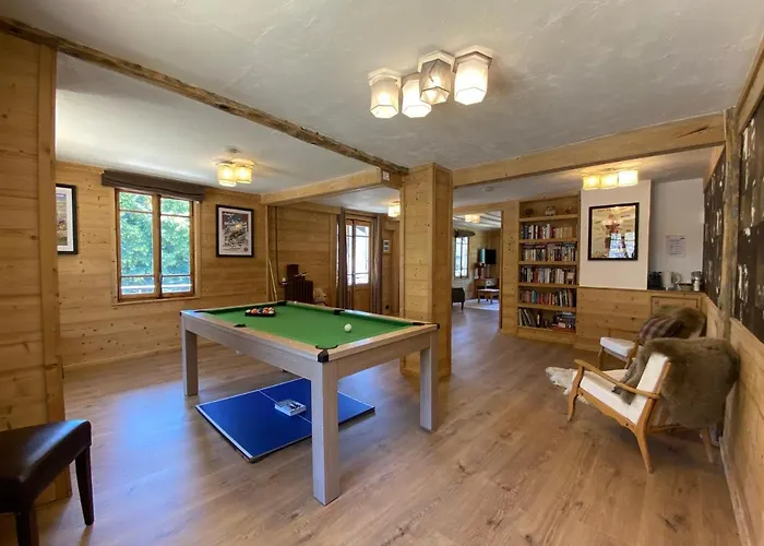 シャレー La Chaumiere - Luxury Traditional Chalet, シャテル